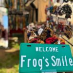 店主セレクトのアフリカファブリックを使用し洋服や布雑貨をハンドメイド製作しているFrog’ｓ　Smileと申します 生地の個性を存分に楽しめる衣類や気軽に楽しめる布小物を是非手に取ってご覧ください。