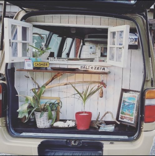 【BALI茶屋】 インドネシアBALI島のナシチャンプル屋さんに嫁いだ日本人妻のキッチンカー サテ（ピーナッツソースの焼き鳥）やナシチャンプル（いろんなおかず乗っけ盛りごはん）、ココナッツアイスなどインドネシアに旅した気分で味わってみてください♪